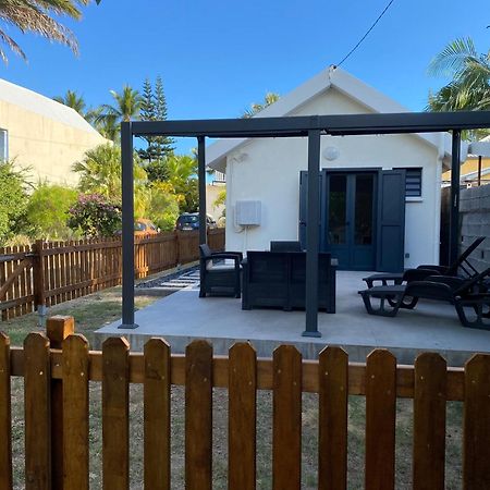 Villa & Bungalow 'Coco Des Sables' Les Pieds Dans L'Eau ลาซาลีน เลอแบ็ง ภายนอก รูปภาพ