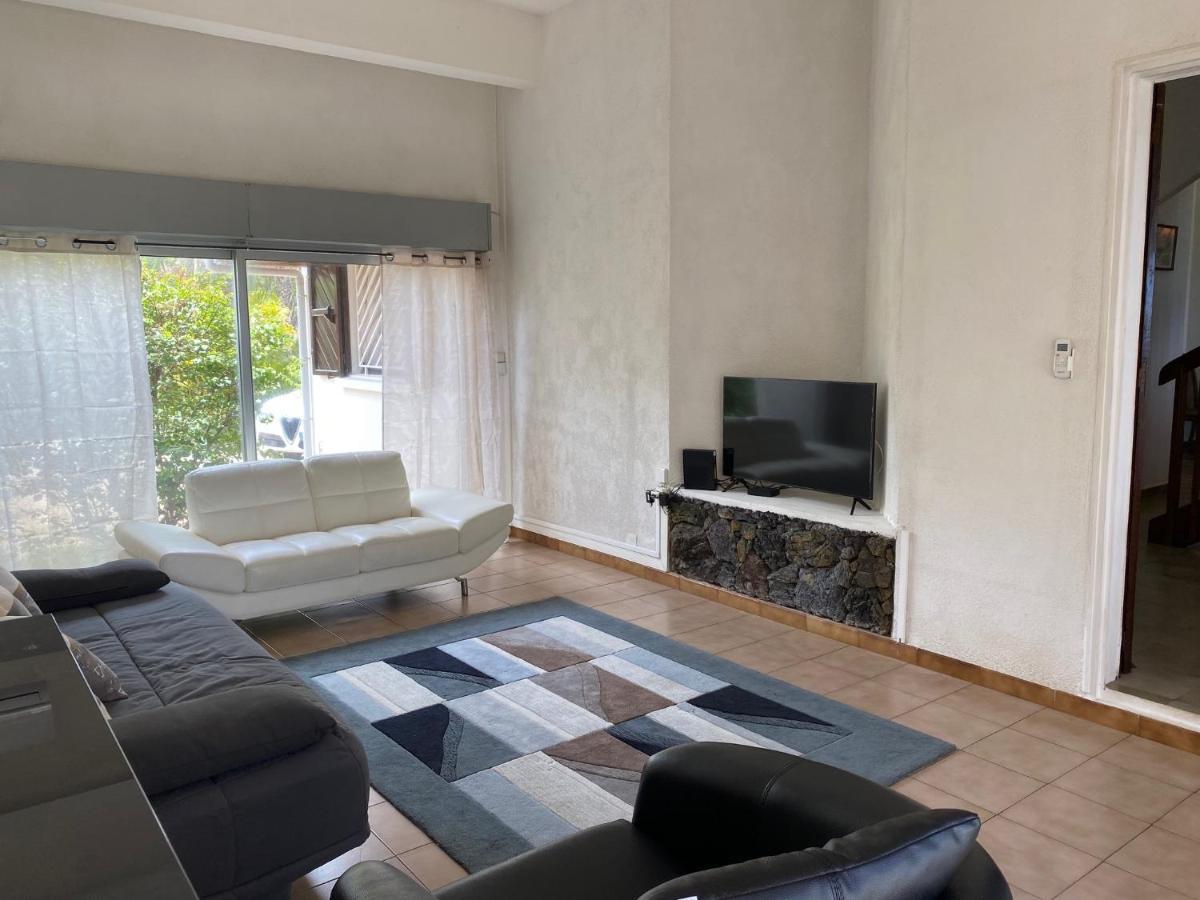 Villa & Bungalow 'Coco Des Sables' Les Pieds Dans L'Eau ลาซาลีน เลอแบ็ง ภายนอก รูปภาพ