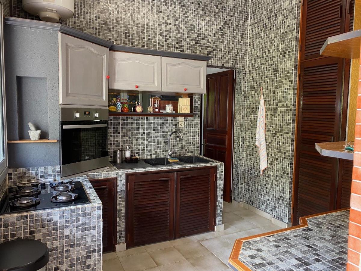 Villa & Bungalow 'Coco Des Sables' Les Pieds Dans L'Eau ลาซาลีน เลอแบ็ง ภายนอก รูปภาพ