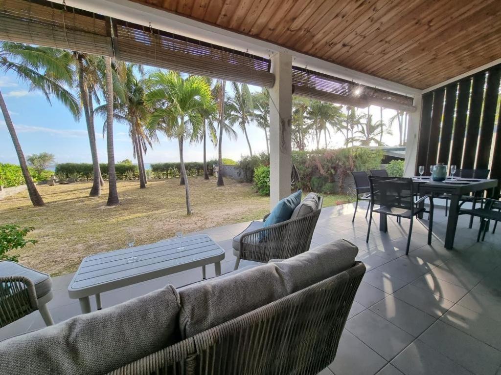 Villa & Bungalow 'Coco Des Sables' Les Pieds Dans L'Eau ลาซาลีน เลอแบ็ง ภายนอก รูปภาพ