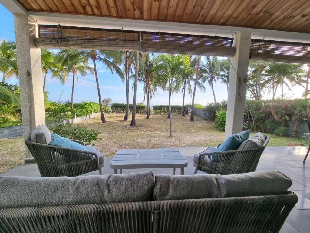 Villa & Bungalow 'Coco Des Sables' Les Pieds Dans L'Eau ลาซาลีน เลอแบ็ง ภายนอก รูปภาพ